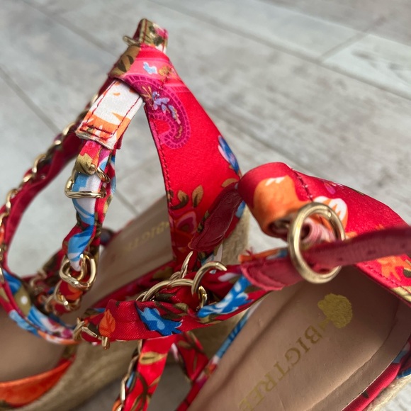 platform - Picture 3 of 6